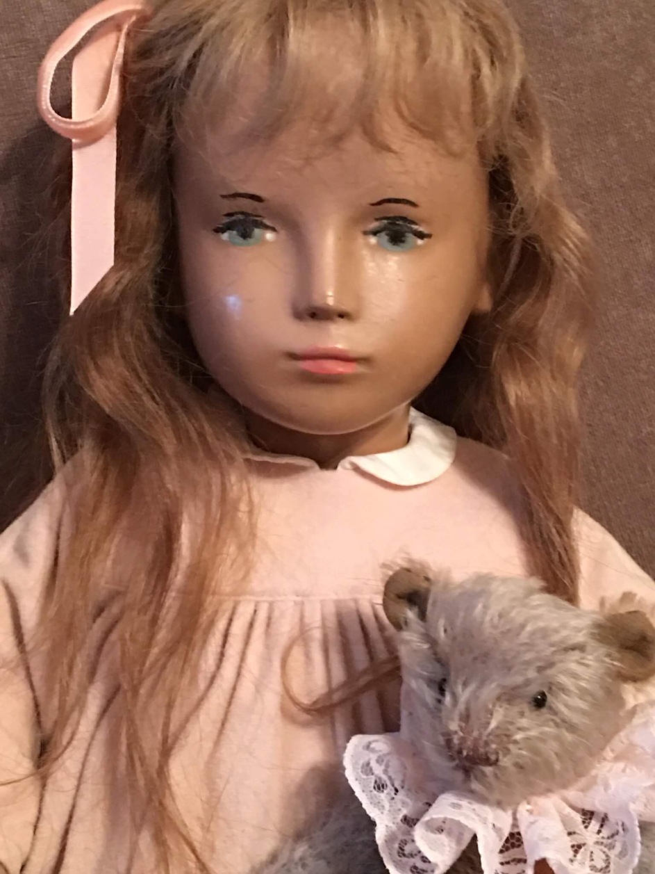 Audra, B-III studio doll